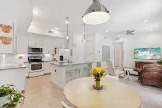 Photo #3: 6593202 Listing