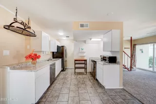 Photo #6: 6593812 Listing 