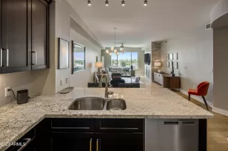 Photo #6: 6593832 Listing