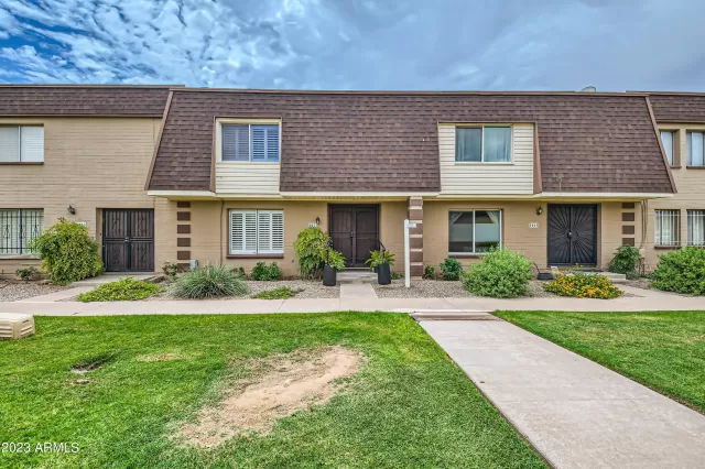MLS: 6594928 Condo For Sale