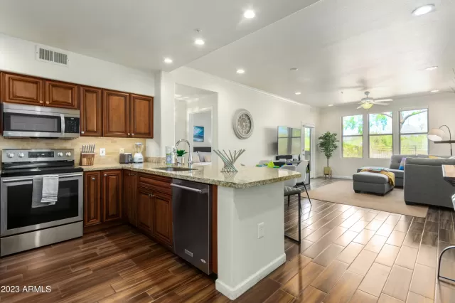 MLS: 6595307 Condo For Sale