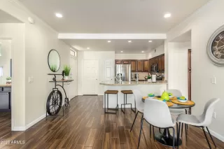 Photo #5: 6595307 Listing