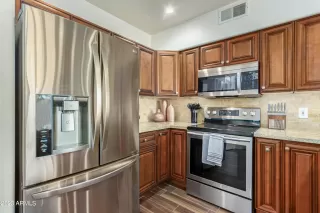 Photo #6: 6595307 Listing