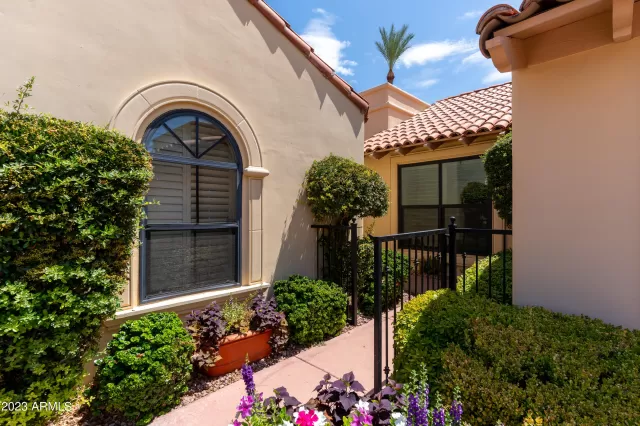 MLS: 6595463 Condo For Sale