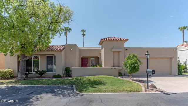 MLS: 6595983 Condo For Sale