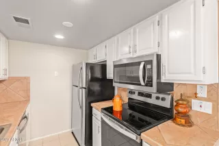 Photo #6: 6596167 Listing