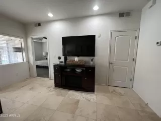 Photo #3: 6596301 Listing