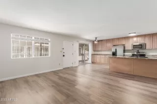 Photo #6: 6596330 Listing