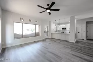 Photo #4: 6596351 Listing