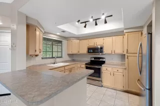 Photo #2: 6596547 Listing