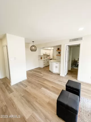 Photo #5: 6596740 Listing