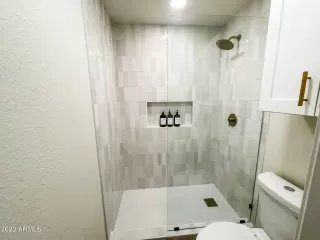 Photo #6: 6596740 Listing