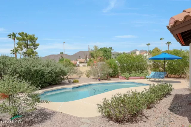 MLS: 6596844 Condo For Sale