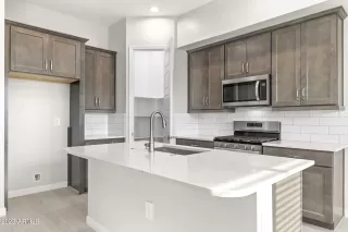 Photo #6: 6596961 Listing 