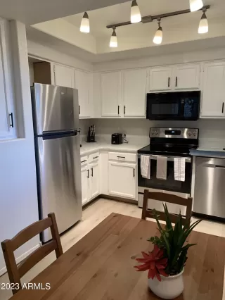 Photo #4: 6597220 Listing 