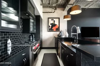 Photo #3: 6597293 Listing