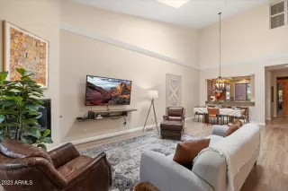 Photo #6: 6597309 Listing