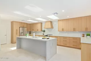 Photo #3: 6597530 Listing