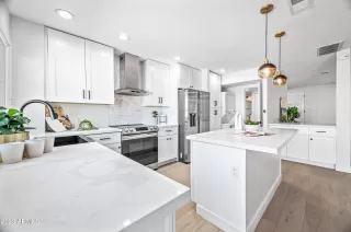 Photo #3: 6597646 Listing