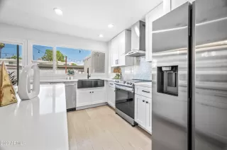 Photo #5: 6597646 Listing