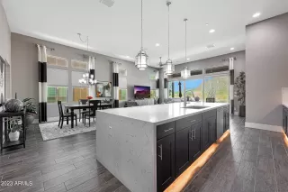 Photo #3: 6597669 Listing 