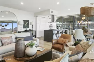 Photo #4: 6597817 Listing