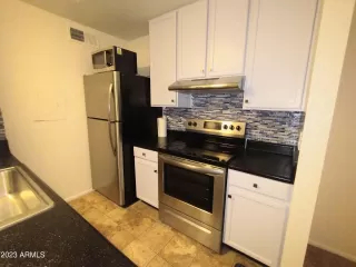 Photo #3: 6598344 Listing