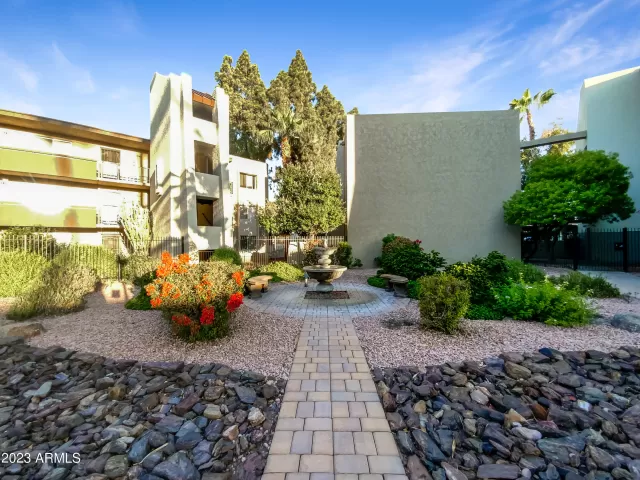 MLS: 6598453 Condo For Sale