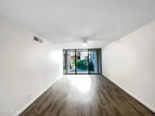 Photo #3: 6598453 Listing 