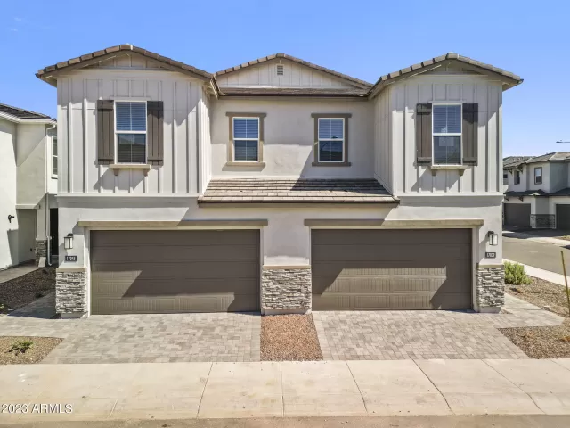 MLS: 6598900 Condo For Sale