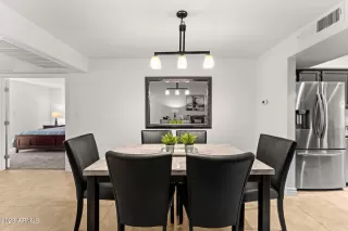 Photo #4: 6599327 Listing