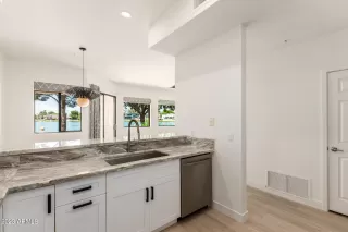 Photo #4: 6599398 Listing 