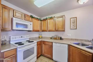 Photo #6: 6599625 Listing