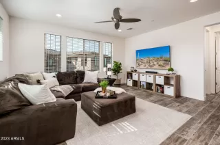 Photo #2: 6599689 Listing