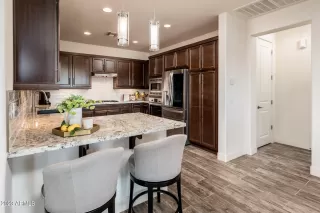 Photo #4: 6599689 Listing