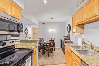 Photo #6: 6599702 Listing