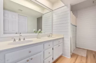 Photo #4: 6599809 Listing