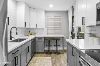Photo #4: 6599854 Listing