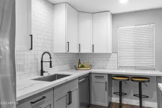 Photo #6: 6599854 Listing