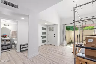 Photo #3: 6599859 Listing