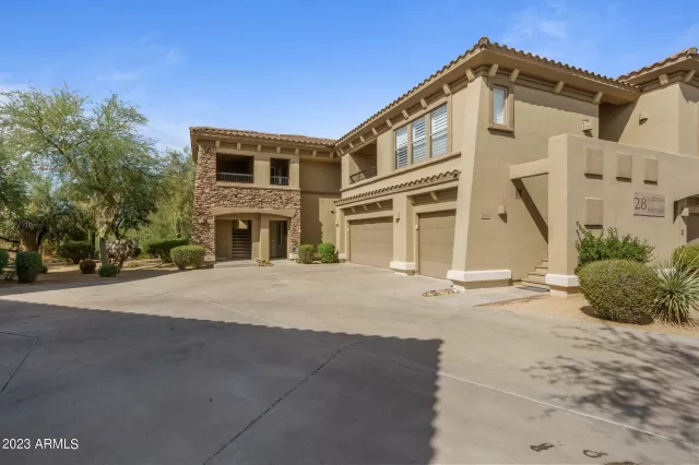 MLS: 6600033 Condo For Sale