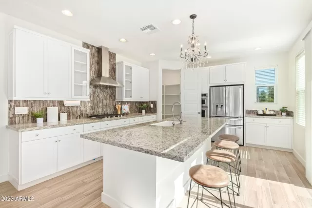 MLS: 6600454 Condo For Sale