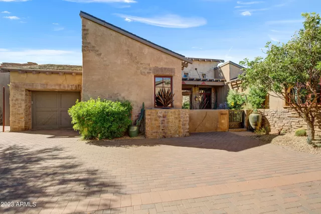 MLS: 6600707 Condo For Sale