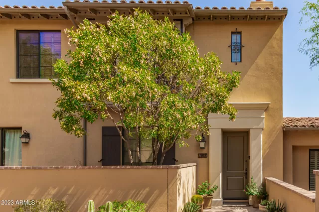 MLS: 6600883 Condo For Sale