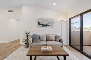 Photo #4: 6601043 Listing