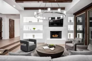 Photo #5: 6601348 Listing