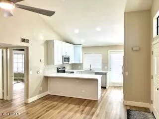 Photo #6: 6601504 Listing