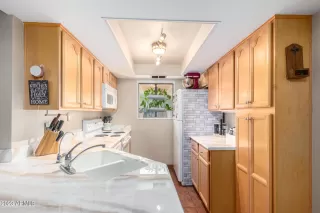Photo #6: 6601602 Listing