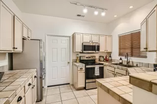 Photo #4: 6601794 Listing