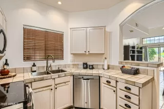 Photo #6: 6601794 Listing